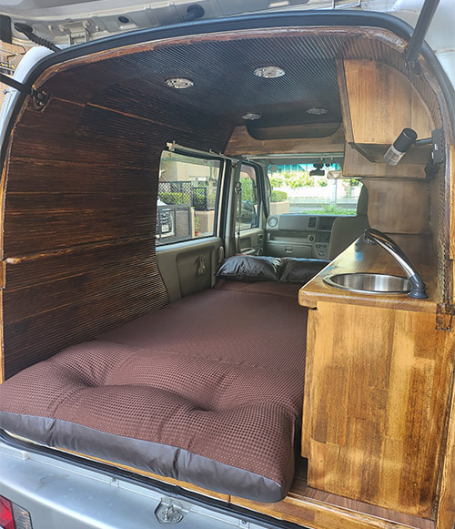 キャンピングカー「ソファベッド」①